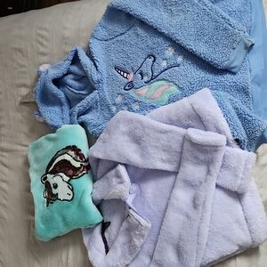 Comfy cozy Girls Sweater/Hoods size 7/8